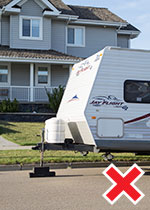 Recreational vehicle not attached to a vehicle parked on the street