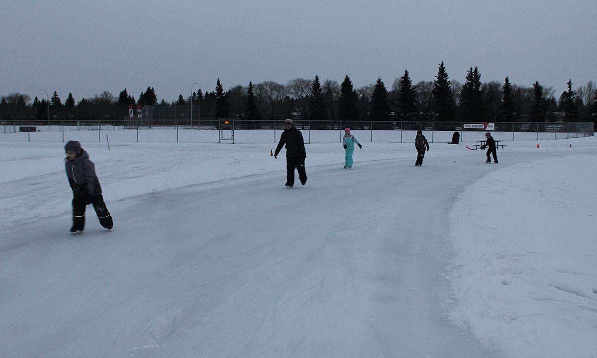 Broadmoor Lake Park: Sin Bin Skating Pathway